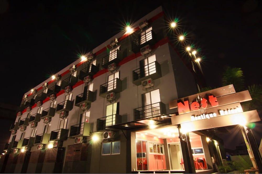 Nest Boutique Resort Bangkok Exterior photo